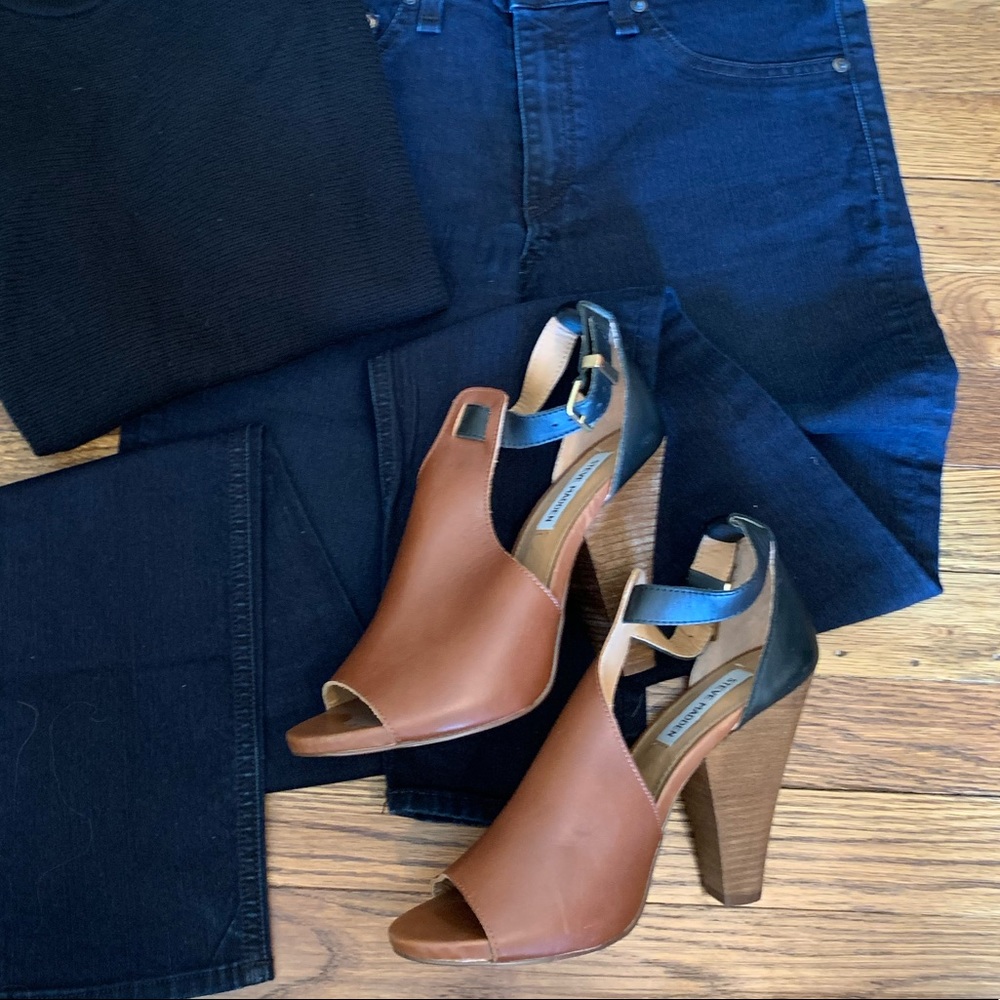 Like new Steve Madden open toed boot | 9.5